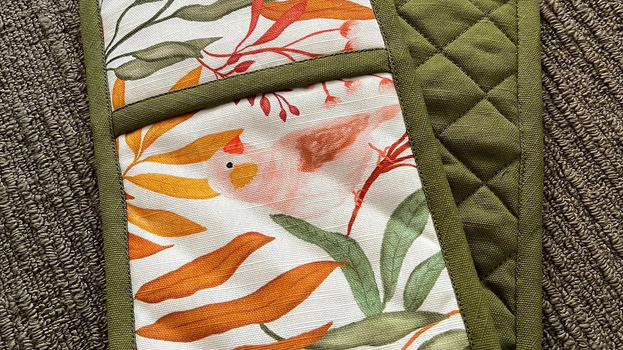 APRON OVEN GLOVE AND OVEN MIT SET