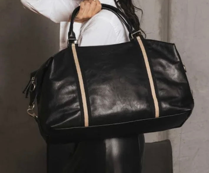 BLACK VEGAN LEATHER OVERNIGHT BAG