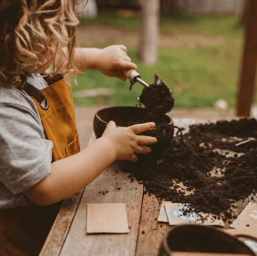 CHILD GARDEN APRON