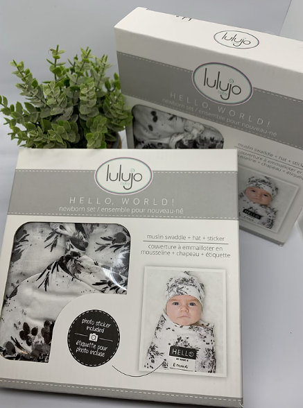 BABY  BAMBOO HAT/SWADDLE/STICKER SET HELLO WORLD