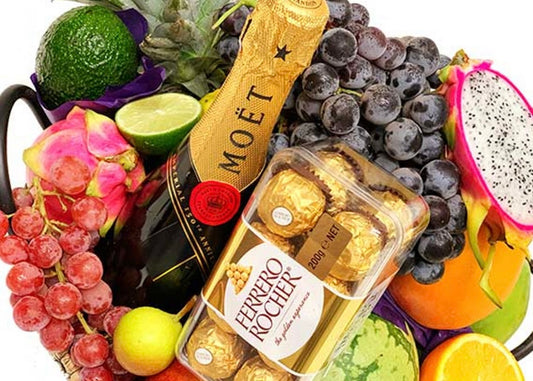 FRUIT/MOËT HAMPER LARGE